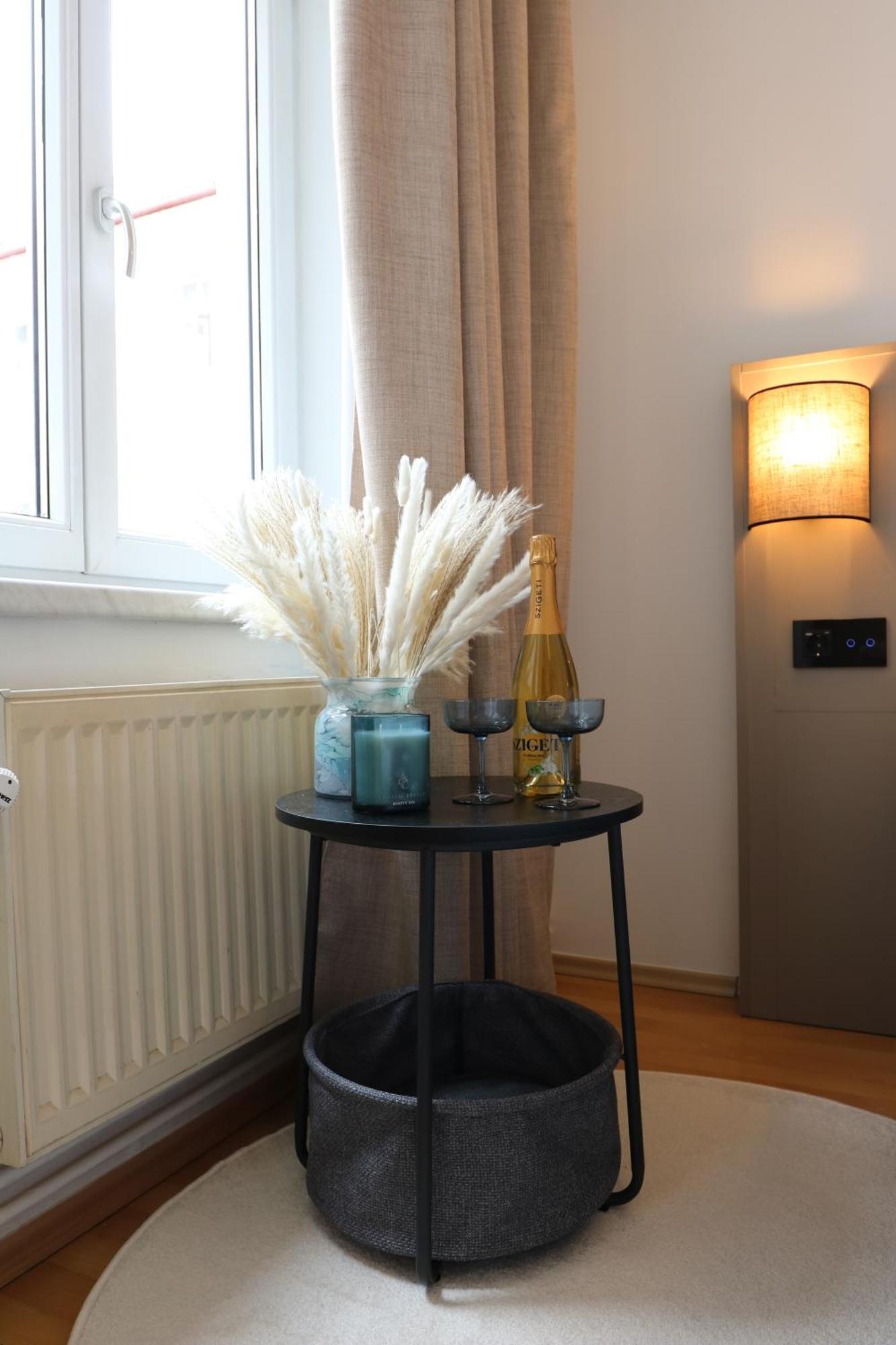 Aparthotel Amelie Wina Bagian luar foto